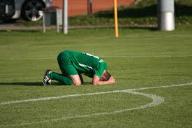 向他致以最 向他致以最